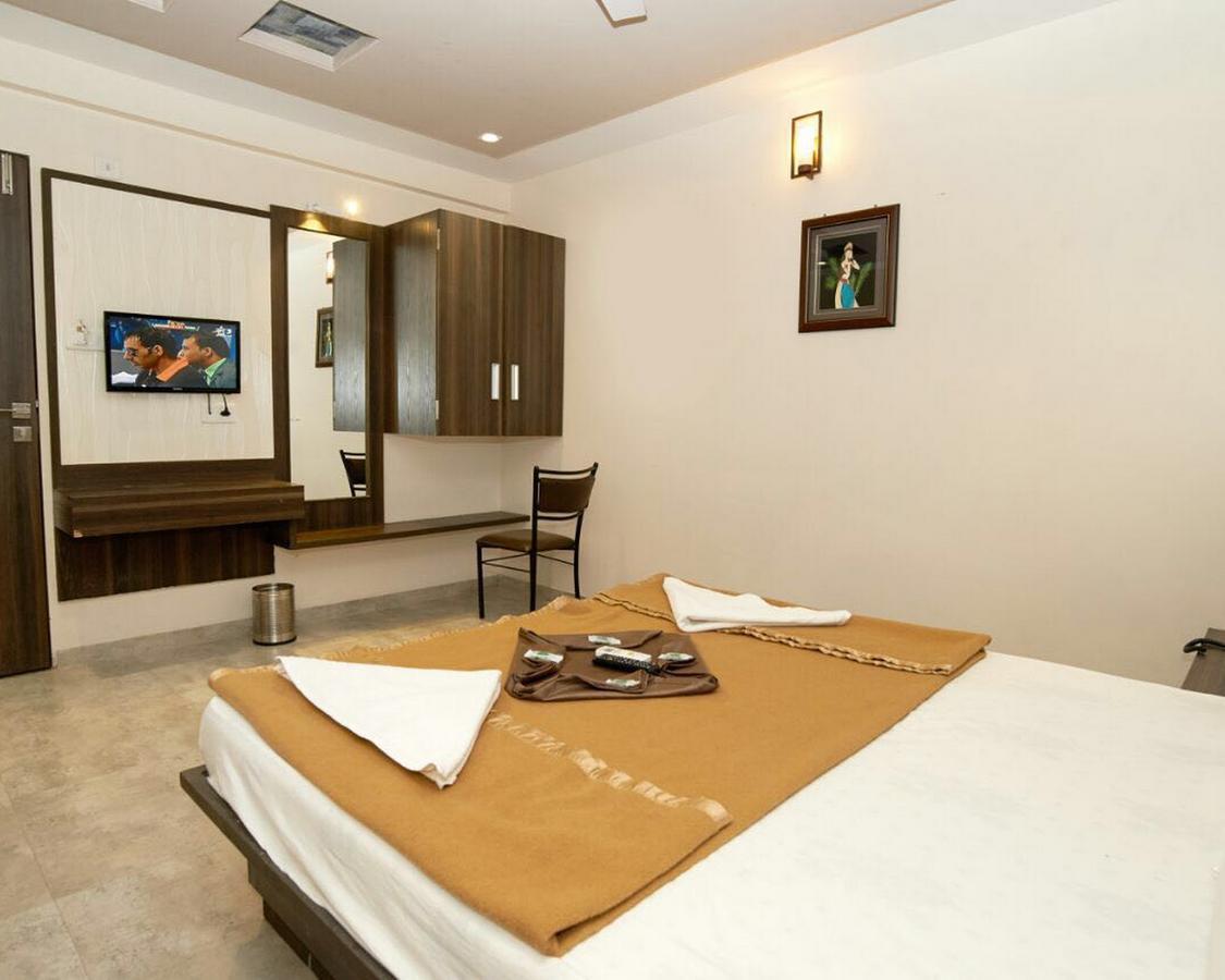 Hotel Sai Suraj Park Shirdi Eksteriør billede