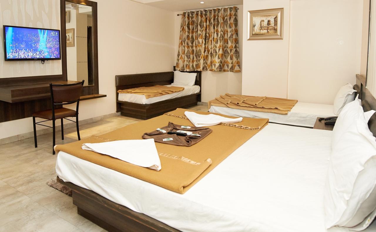 Hotel Sai Suraj Park Shirdi Eksteriør billede