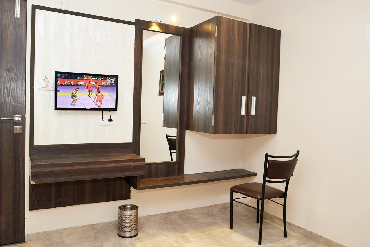 Hotel Sai Suraj Park Shirdi Eksteriør billede