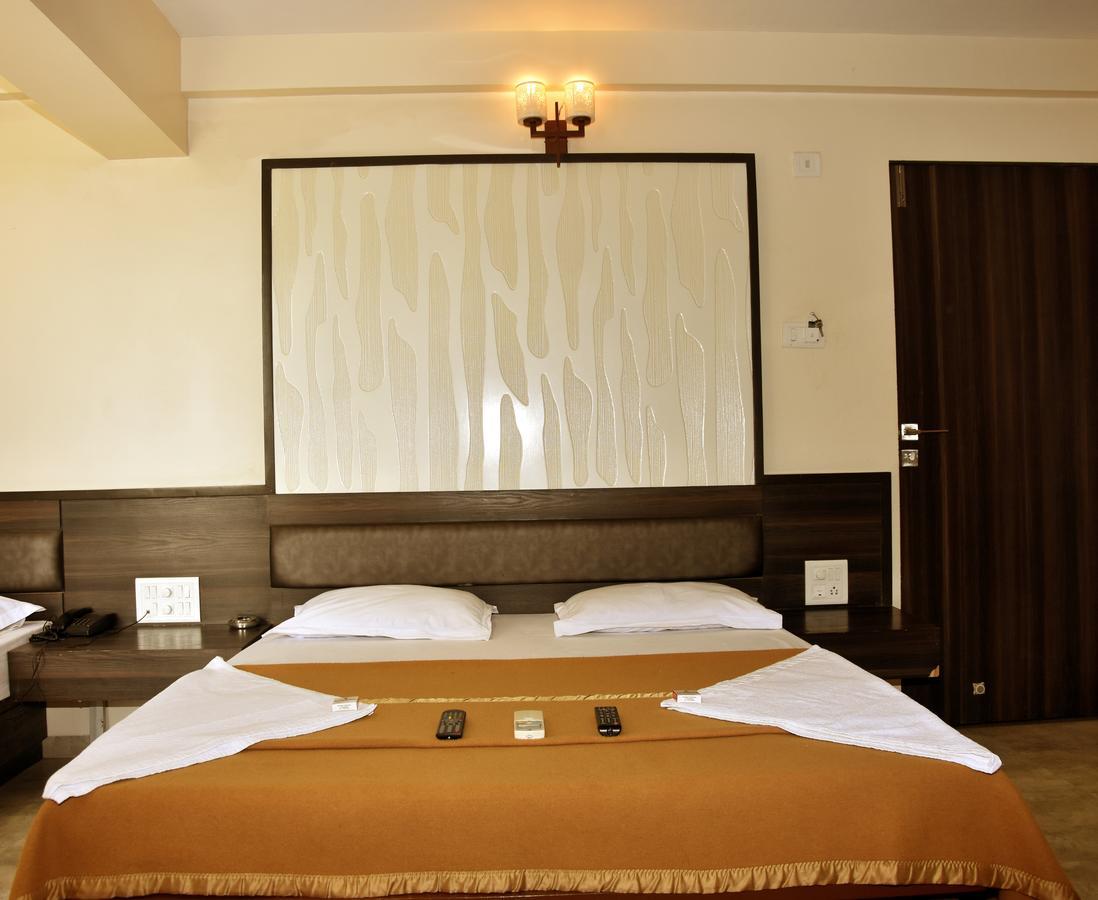 Hotel Sai Suraj Park Shirdi Eksteriør billede