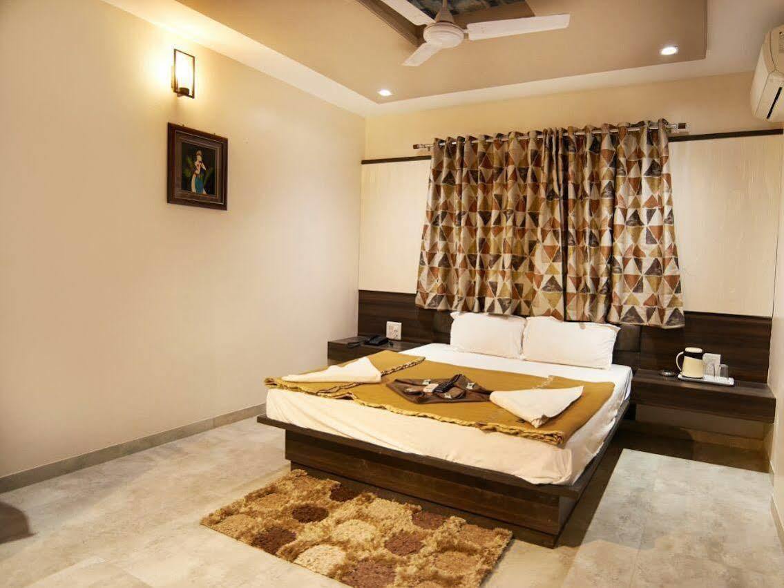 Hotel Sai Suraj Park Shirdi Eksteriør billede