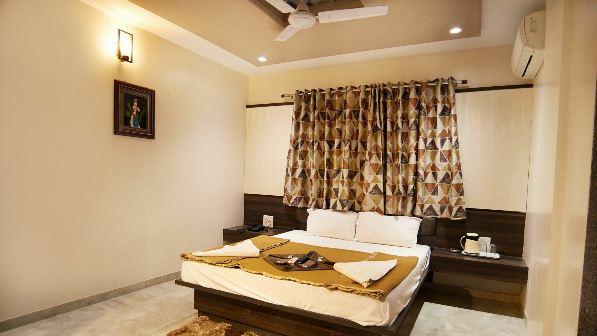 Hotel Sai Suraj Park Shirdi Eksteriør billede