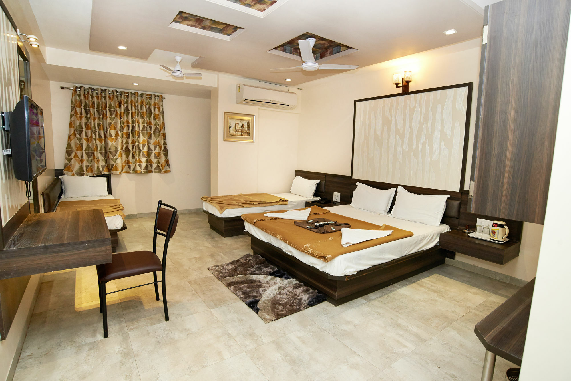 Hotel Sai Suraj Park Shirdi Eksteriør billede