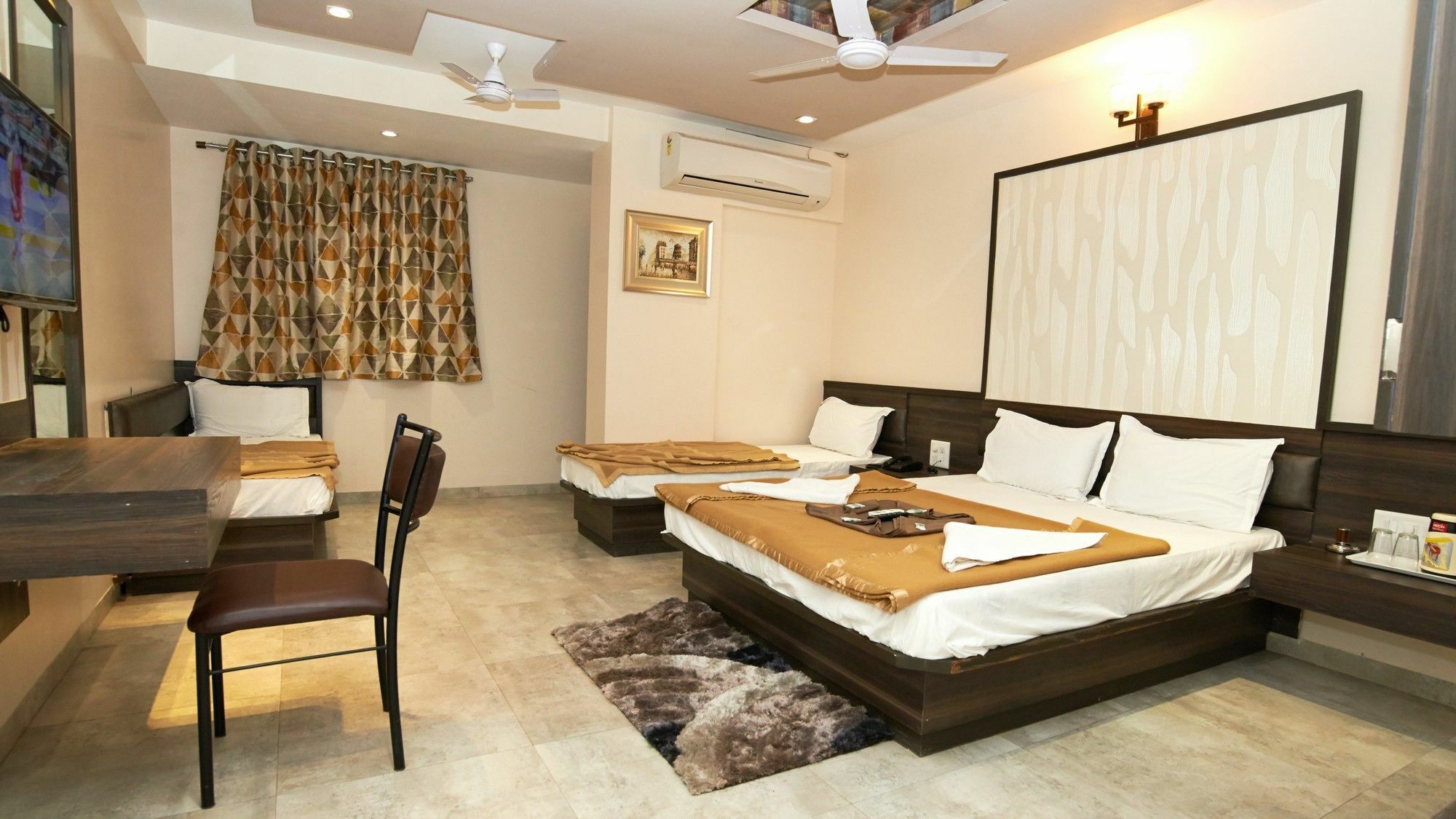 Hotel Sai Suraj Park Shirdi Eksteriør billede